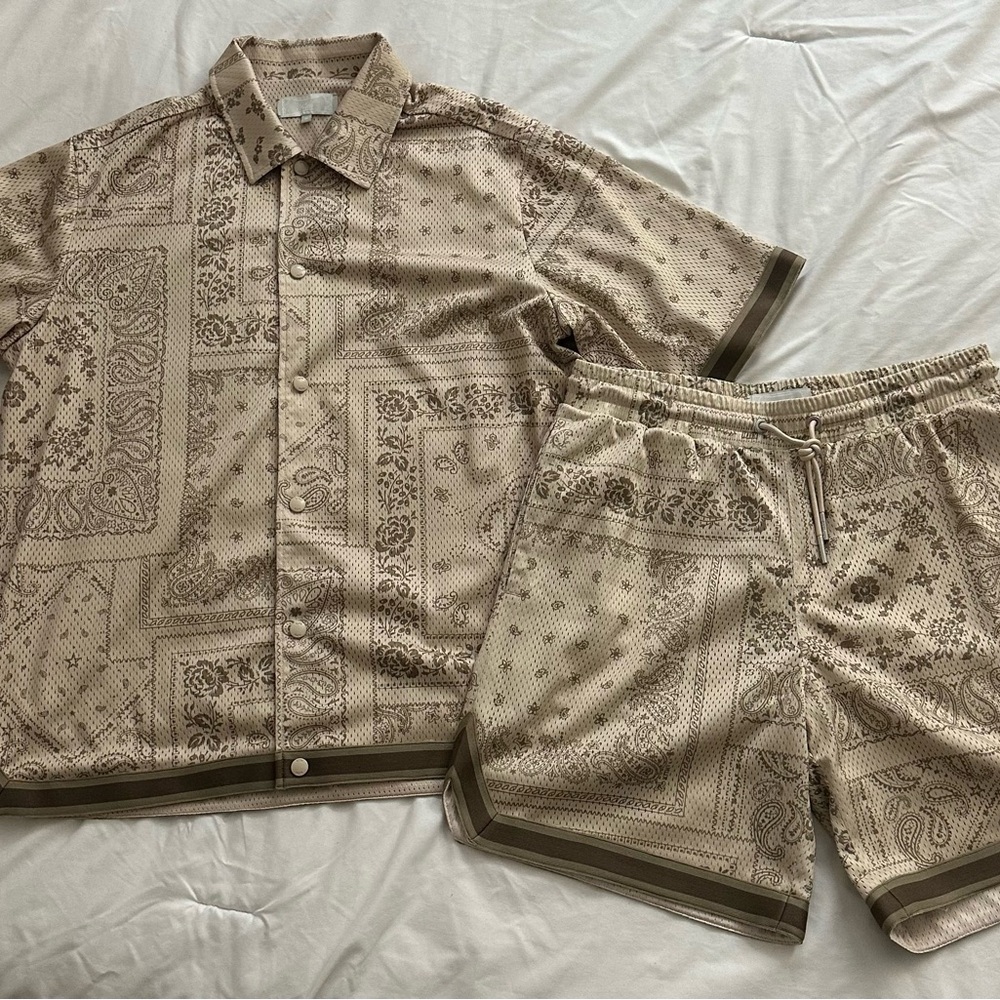Kith Bandana Short Set Tan Size Medium (Worn Only Once!!!)